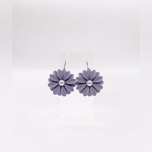 Daisy & Pearl Dangle Earrings